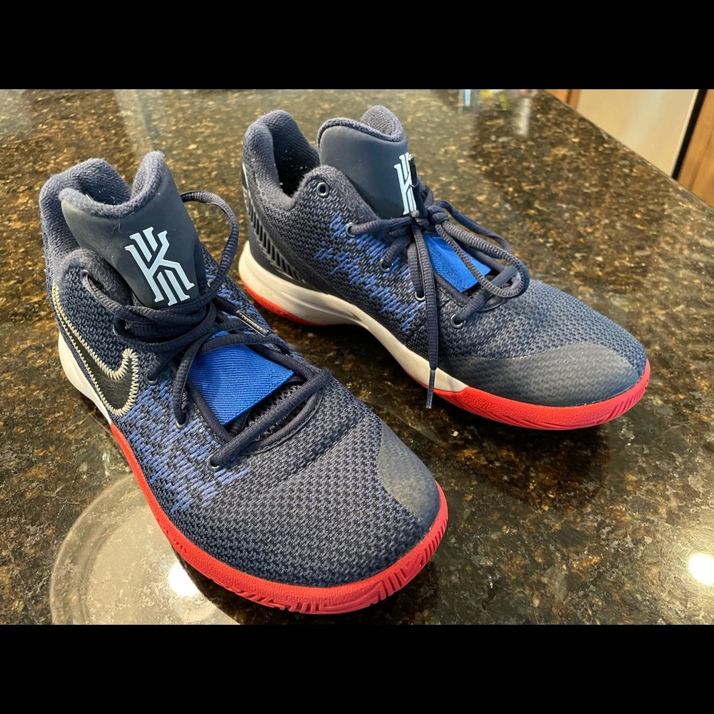 Nike Kyrie Flytrap size 8.5